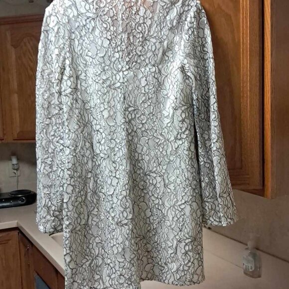 WAYF DRESS SIZE S - Picture 4 of 8